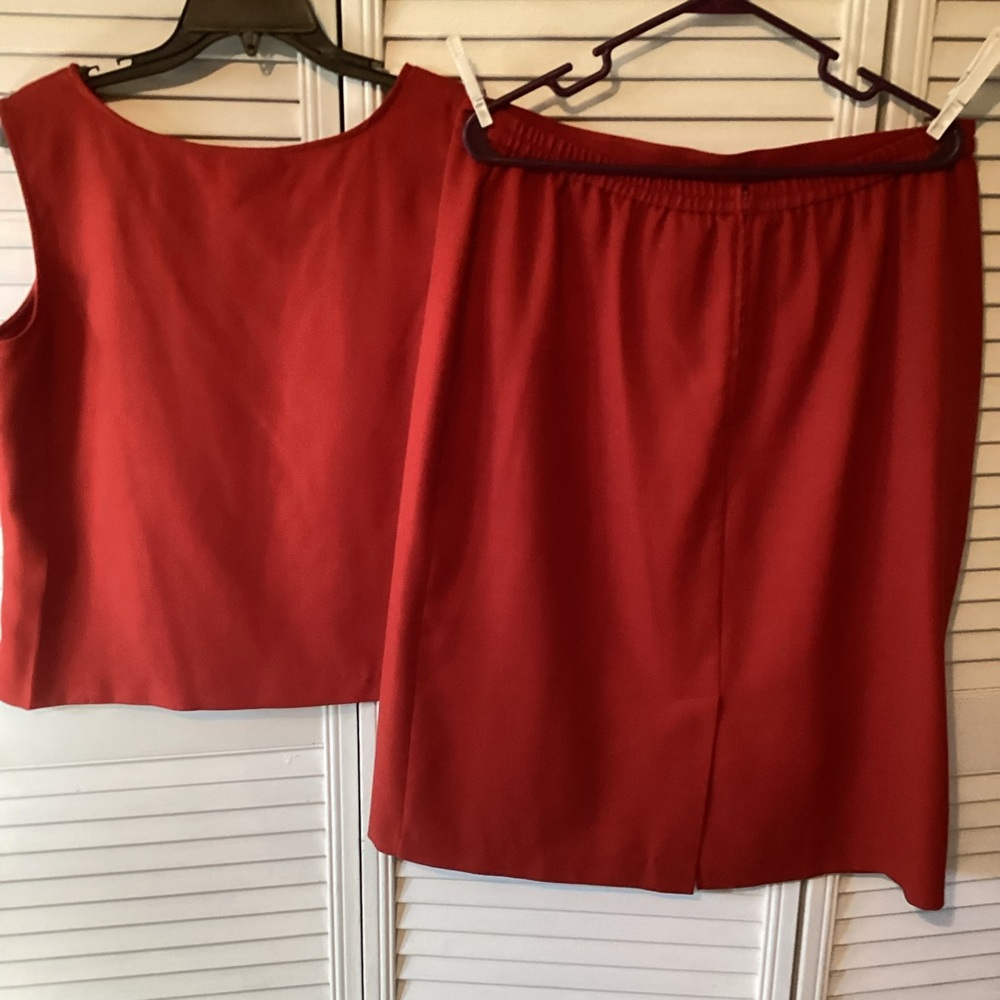 K Studio Collection ladies red pencil midi skirt with red sleeveless top, - Picture 5 of 9